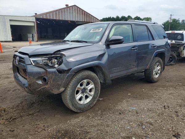 2023 TOYOTA 4RUNNER SR5