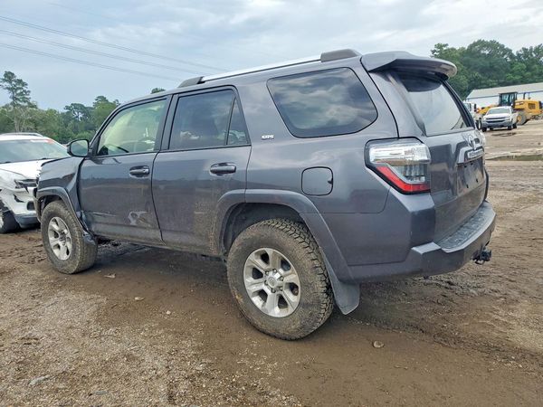 2023 TOYOTA 4RUNNER SR5