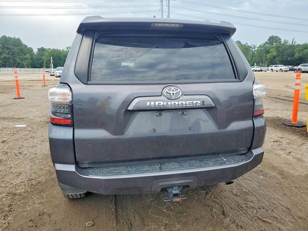 2023 TOYOTA 4RUNNER SR5