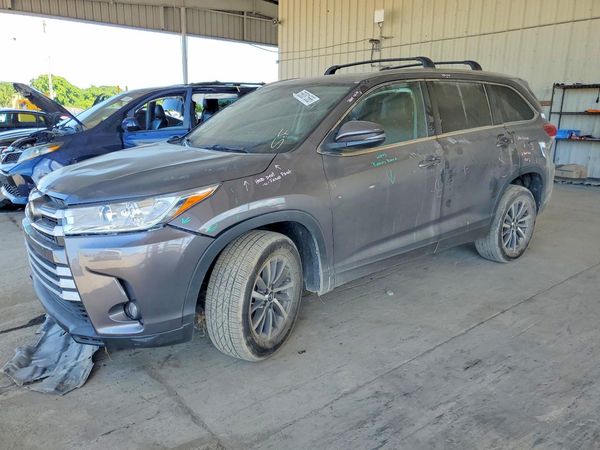 2017 TOYOTA HIGHLANDER SE/XLE