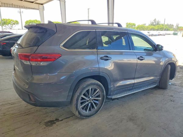 2017 TOYOTA HIGHLANDER SE/XLE