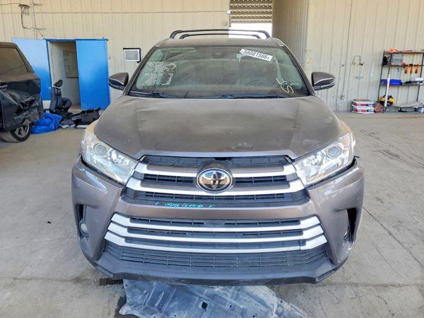 2017 TOYOTA HIGHLANDER SE/XLE