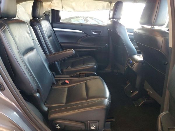 2017 TOYOTA HIGHLANDER SE/XLE