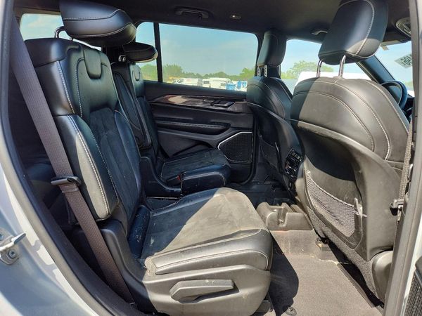 2021 JEEP GRAND CHEROKEE L LAREDO 4X4