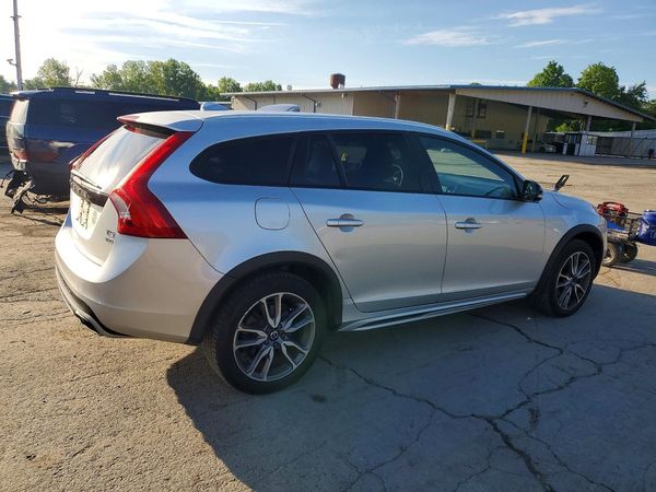 2018 VOLVO V60 CROSS COUNTRY