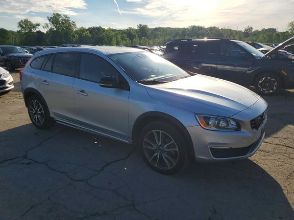 2018 VOLVO V60 CROSS COUNTRY