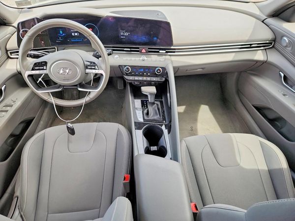 2023 HYUNDAI ELANTRA