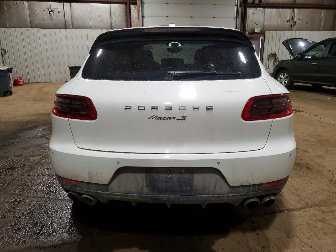 2015 PORSCHE MACAN