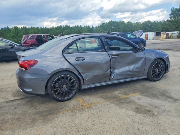 2022 MERCEDES-BENZ A A220