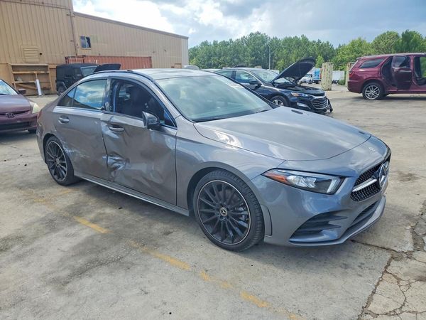 2022 MERCEDES-BENZ A A220