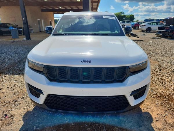 2025 JEEP GRAND CHEROKEE Laredo, Altitude