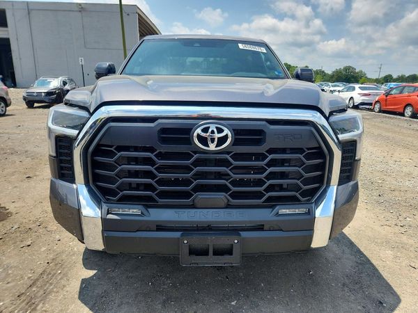 2025 TOYOTA TUNDRA SR5