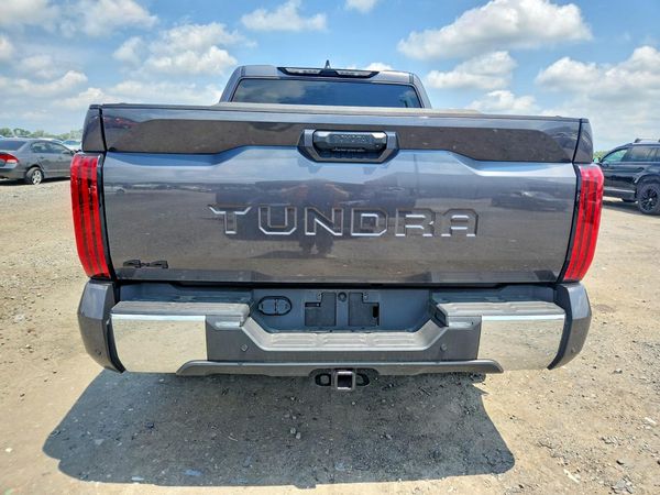 2025 TOYOTA TUNDRA SR5