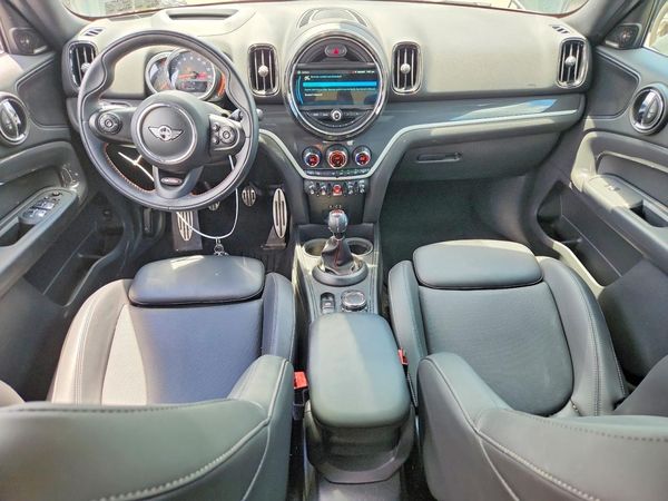 2018 MINI COOPER