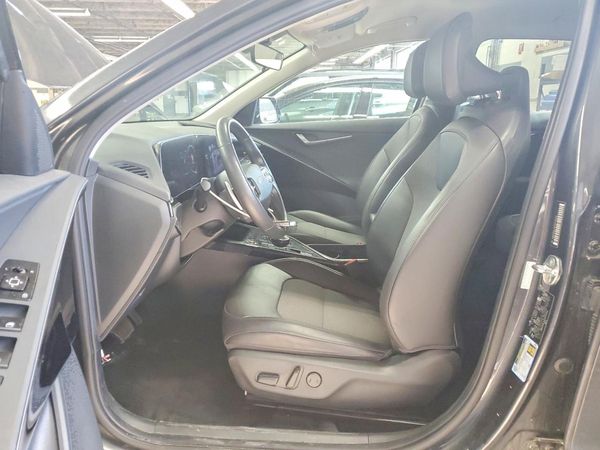2023 KIA NIRO Wind