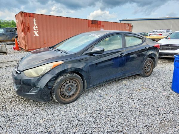 2013 HYUNDAI ELANTRA