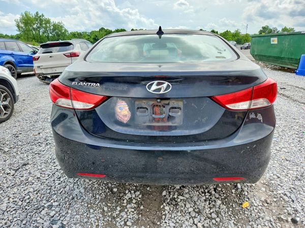 2013 HYUNDAI ELANTRA