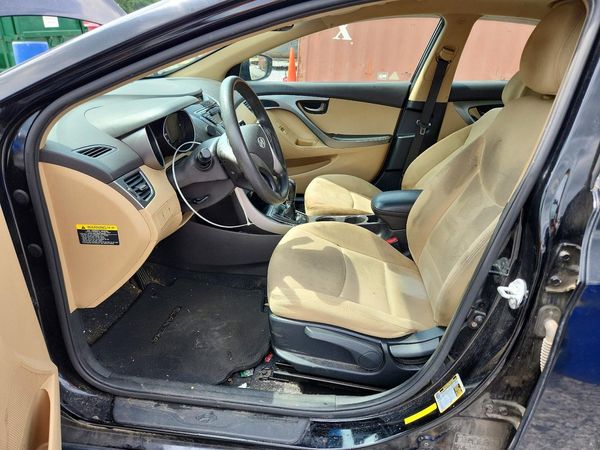 2013 HYUNDAI ELANTRA