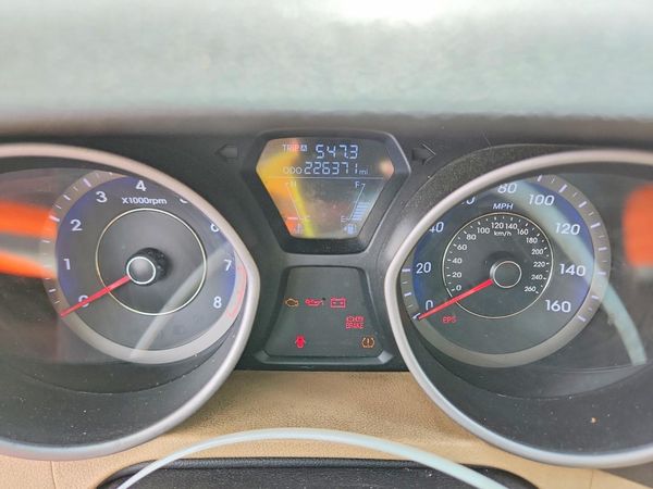 2013 HYUNDAI ELANTRA