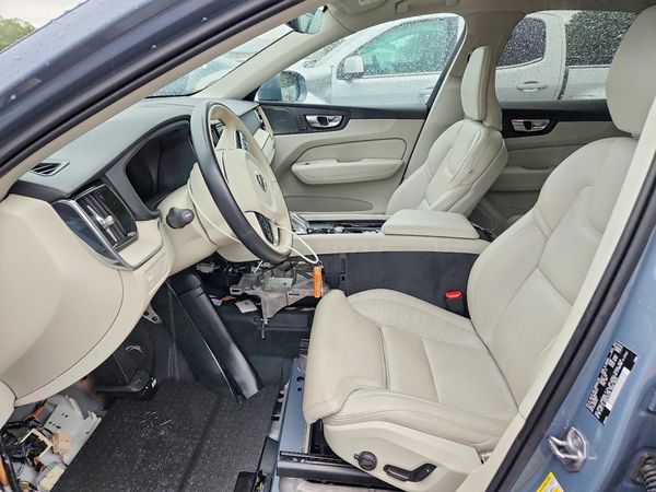 2022 VOLVO XC60 Inscription