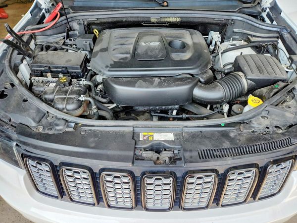 2018 JEEP CHEROKEE Laredo — Engine bay