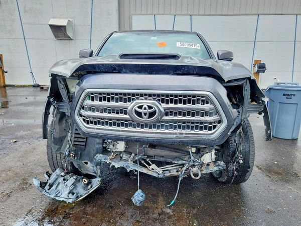 2016 TOYOTA TACOMA