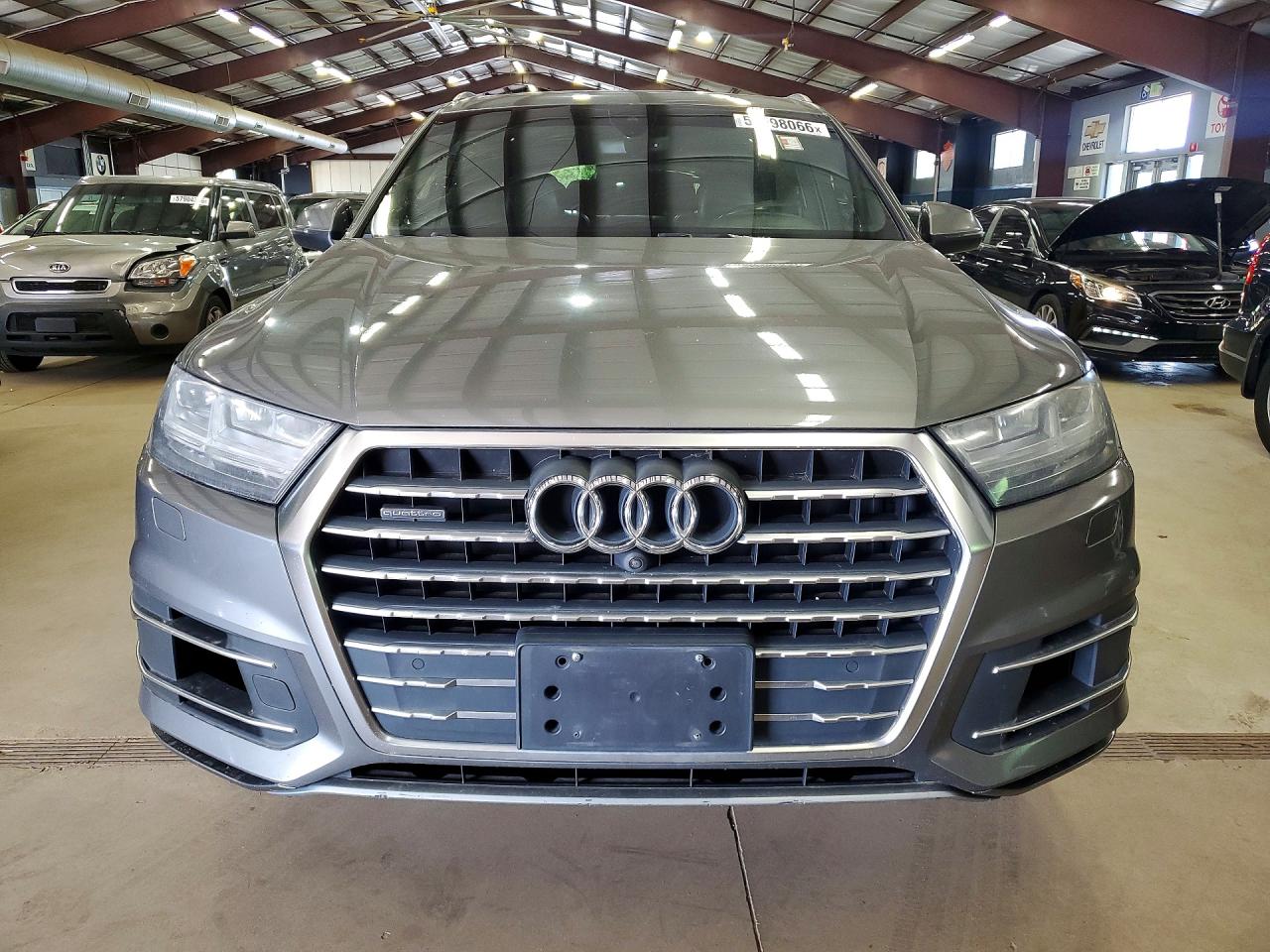 2017 AUDI Q7 quattro Premium Plus
