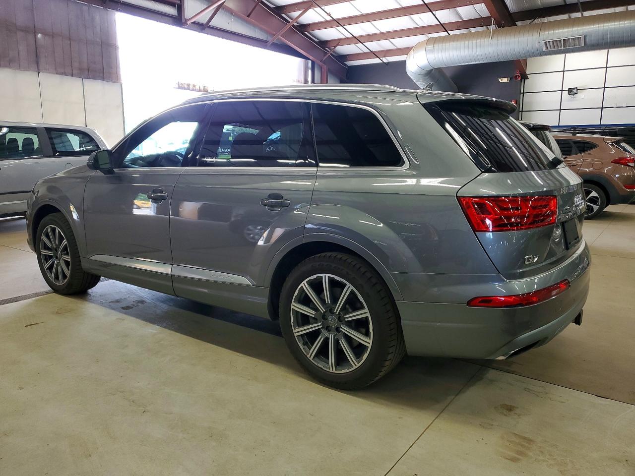 2017 AUDI Q7 quattro Premium Plus