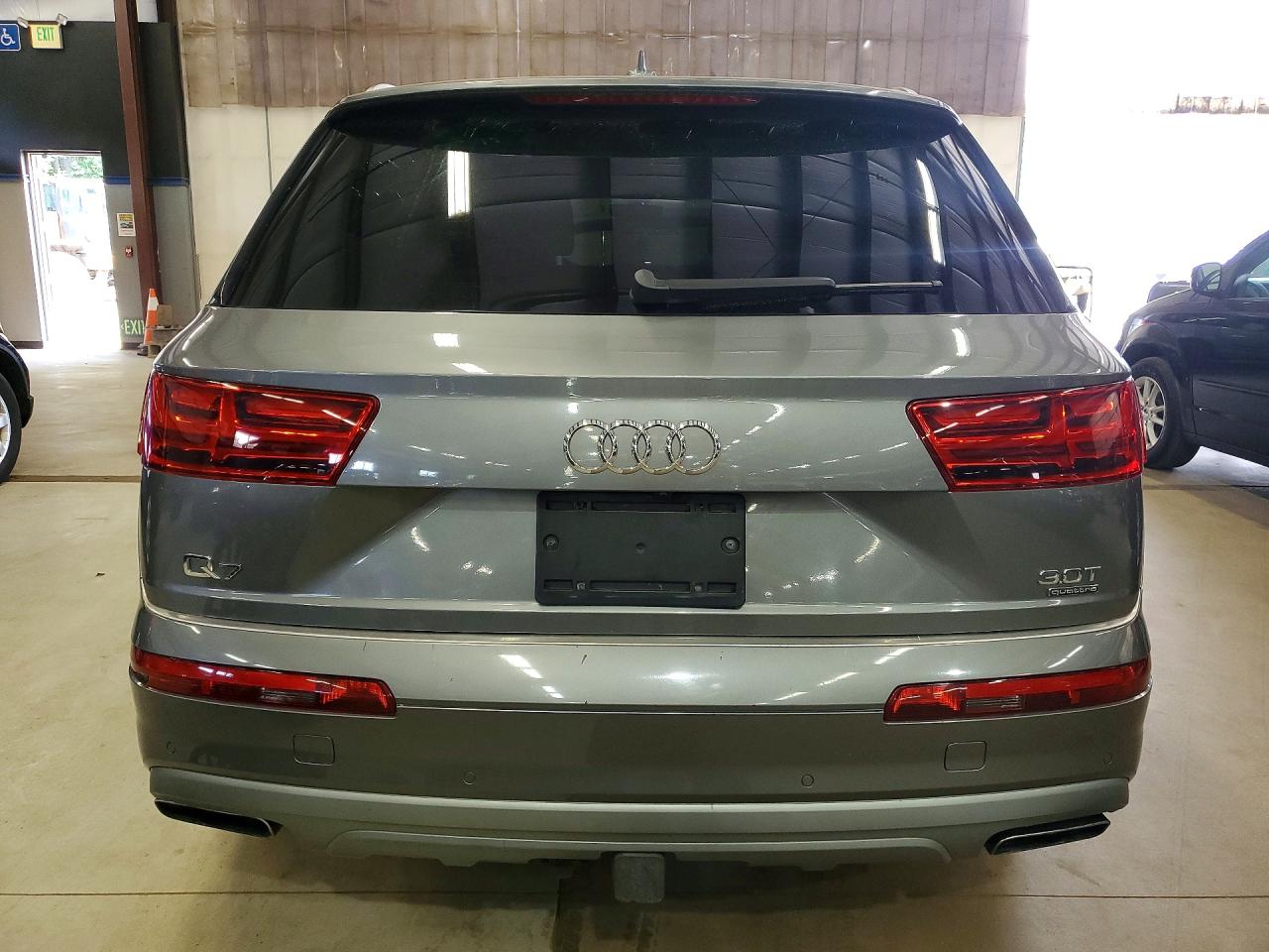 2017 AUDI Q7 quattro Premium Plus
