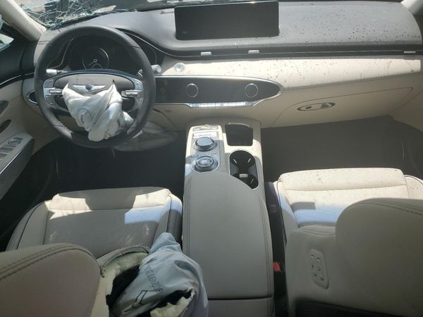 2023 GENESIS GV70