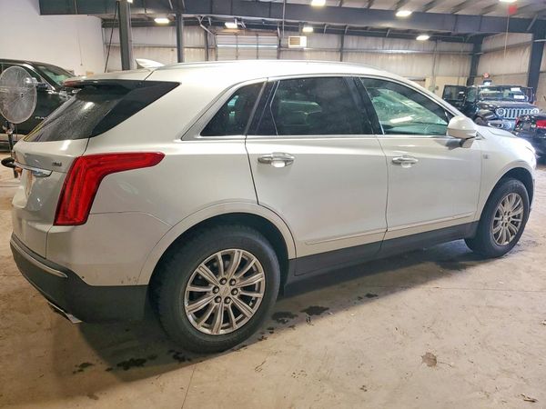 2017 CADILLAC XT5 Base