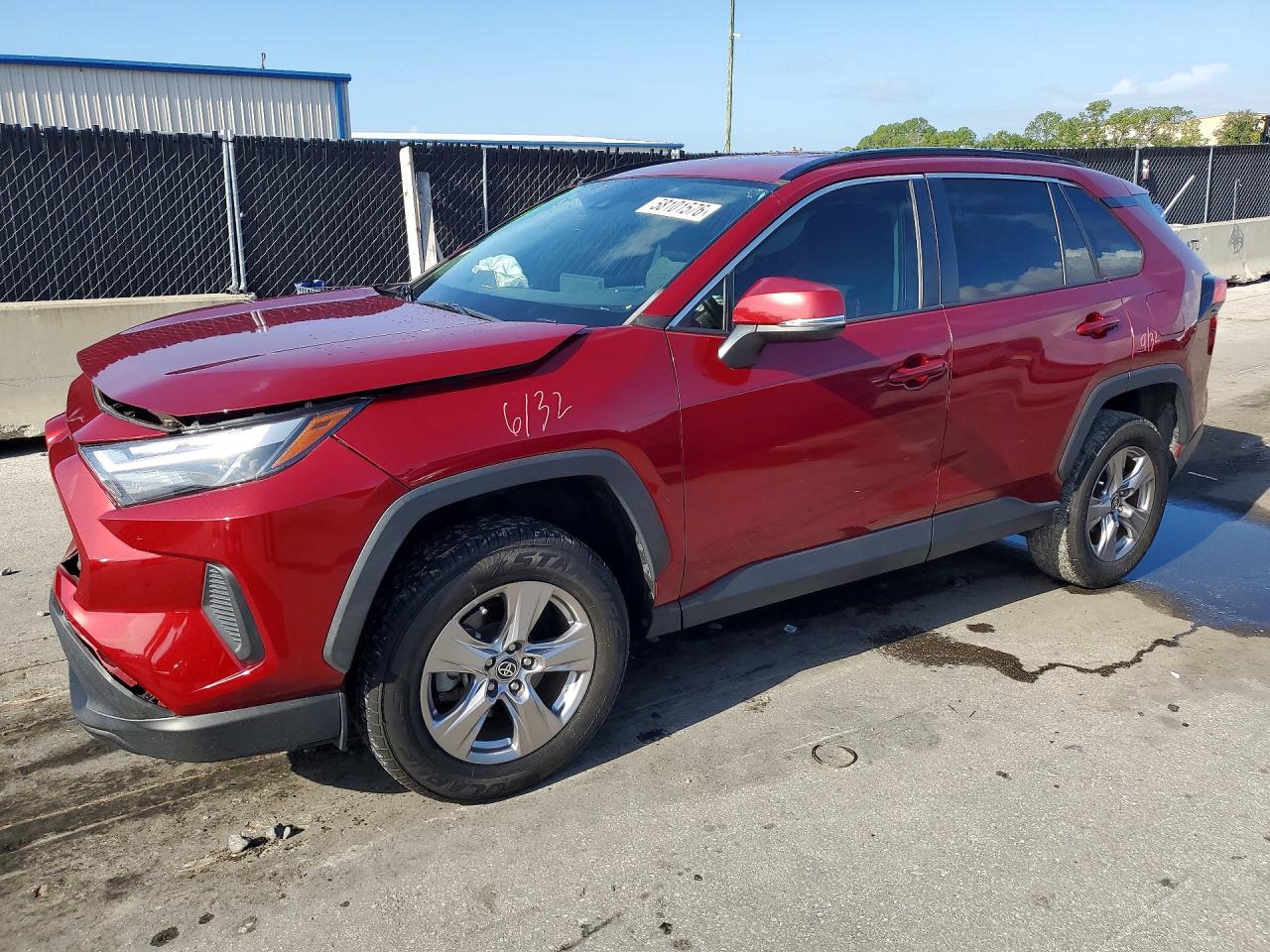 2022 TOYOTA RAV4 XLE