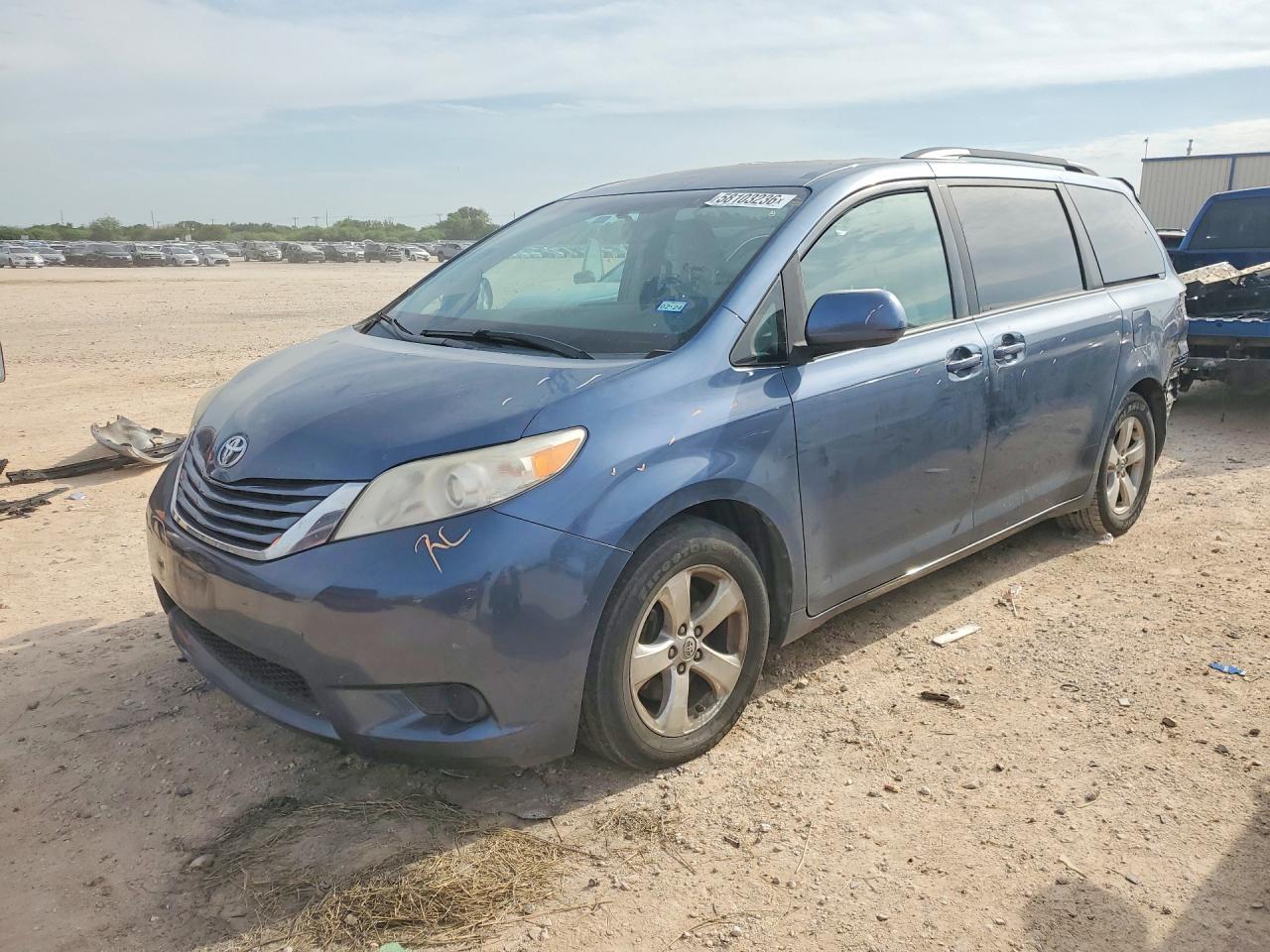 2015 TOYOTA SIENNA
