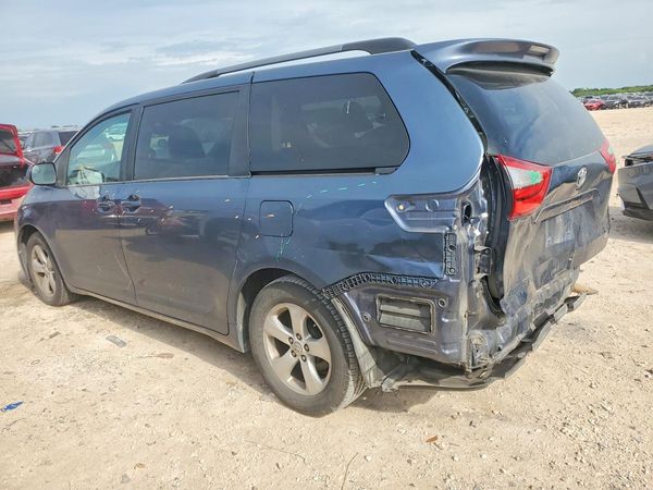 2015 TOYOTA SIENNA