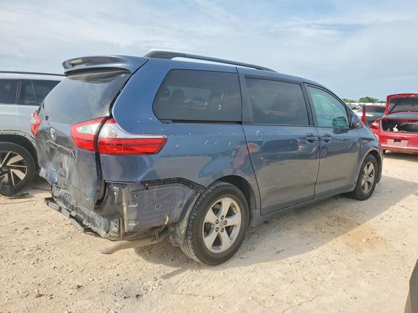 2015 TOYOTA SIENNA