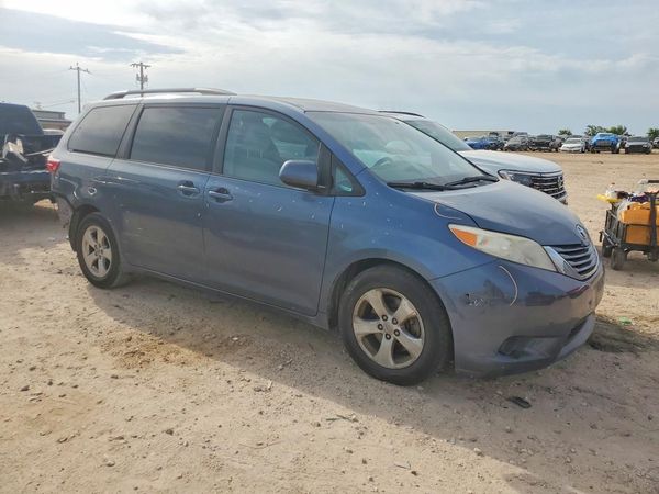 2015 TOYOTA SIENNA