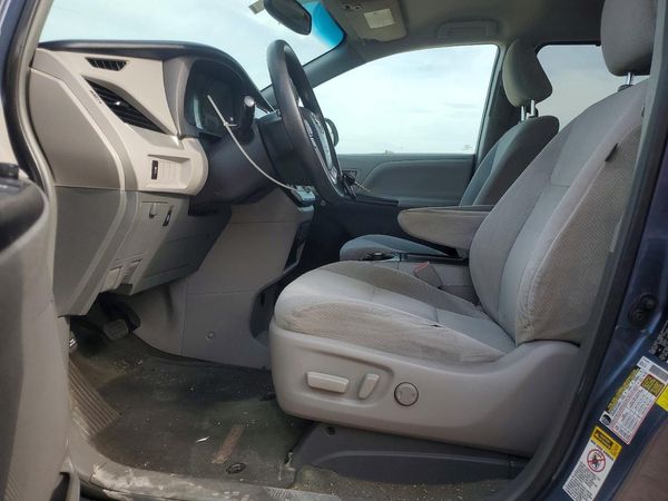 2015 TOYOTA SIENNA
