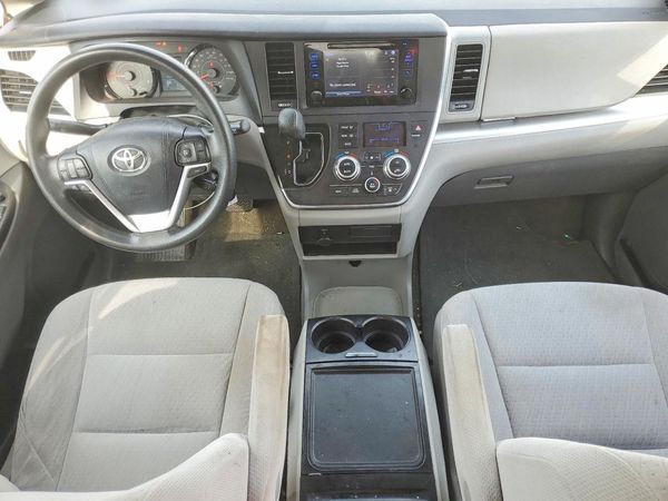 2015 TOYOTA SIENNA