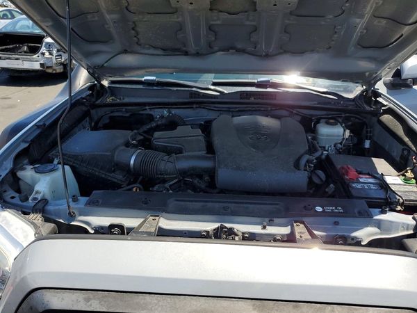 2019 TOYOTA TACOMA SR5