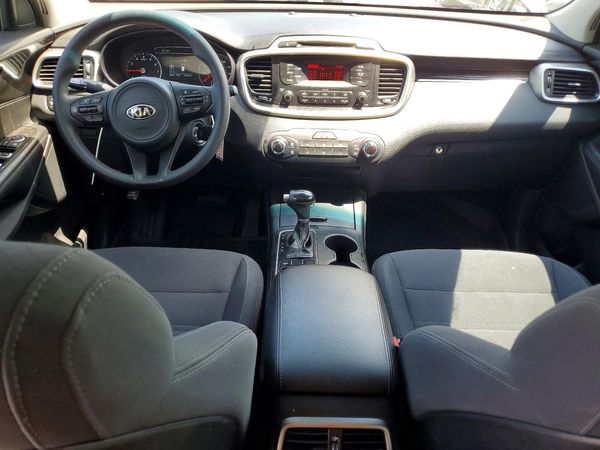 2017 KIA SORENTO L, LX