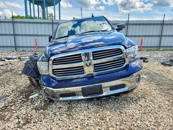 2017 RAM 1500 SLT