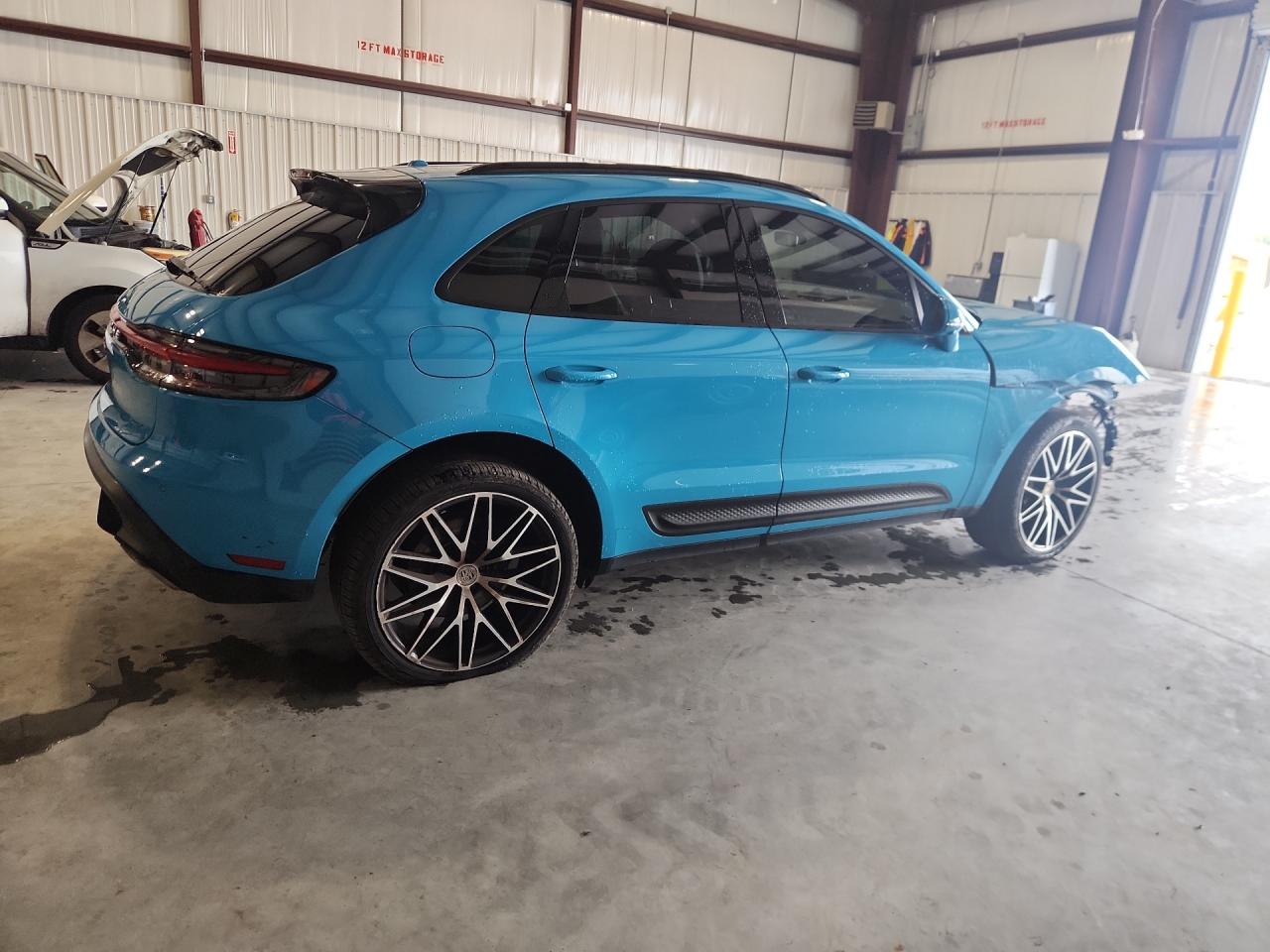 2022 PORSCHE MACAN