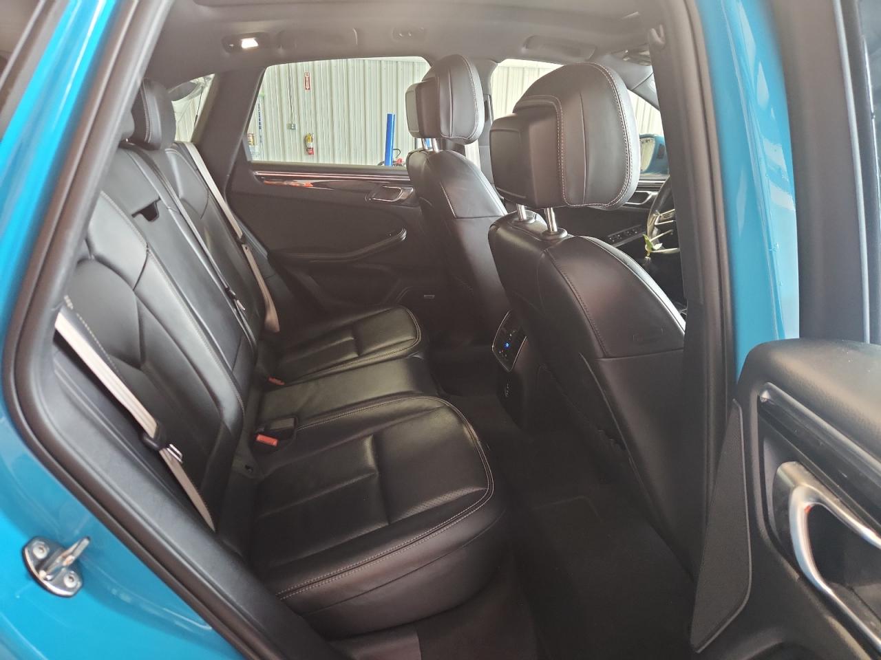 2022 PORSCHE MACAN