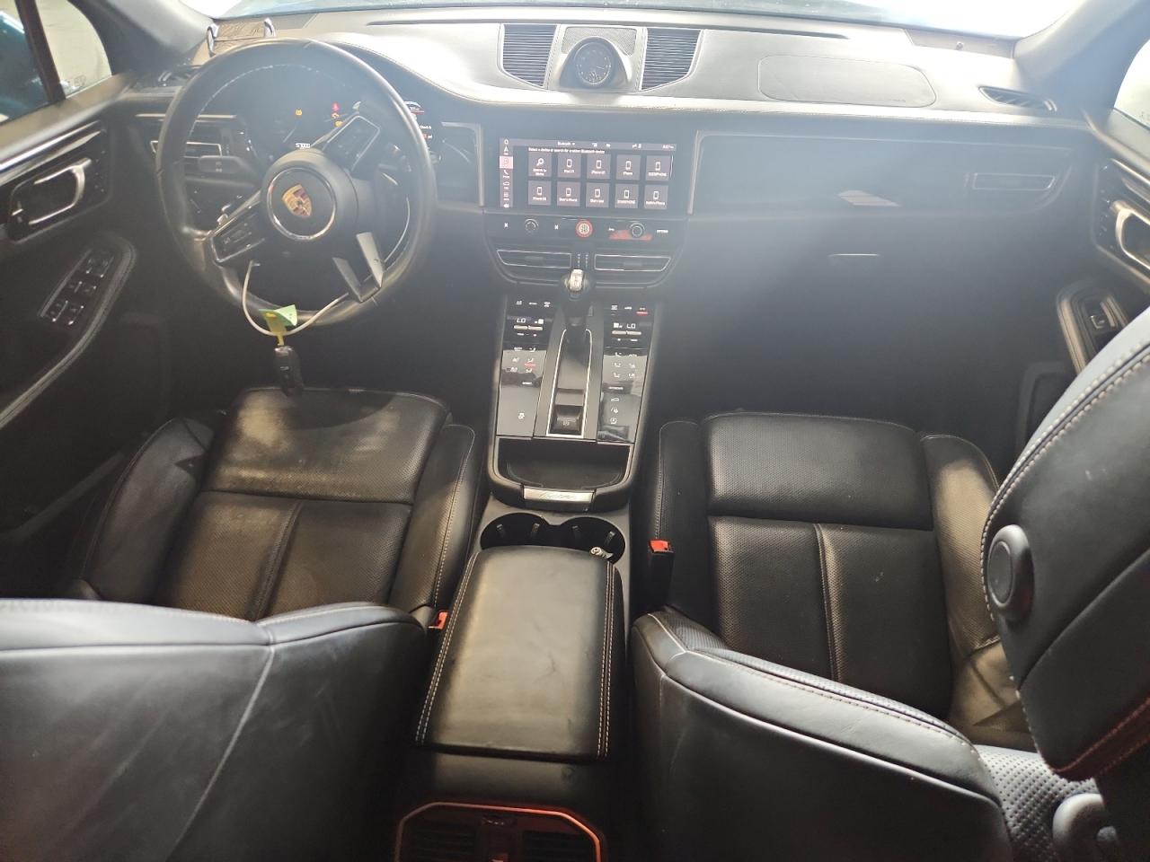 2022 PORSCHE MACAN