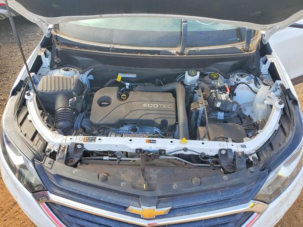 2020 CHEVROLET EQUINOX LT (2FL) — Engine bay