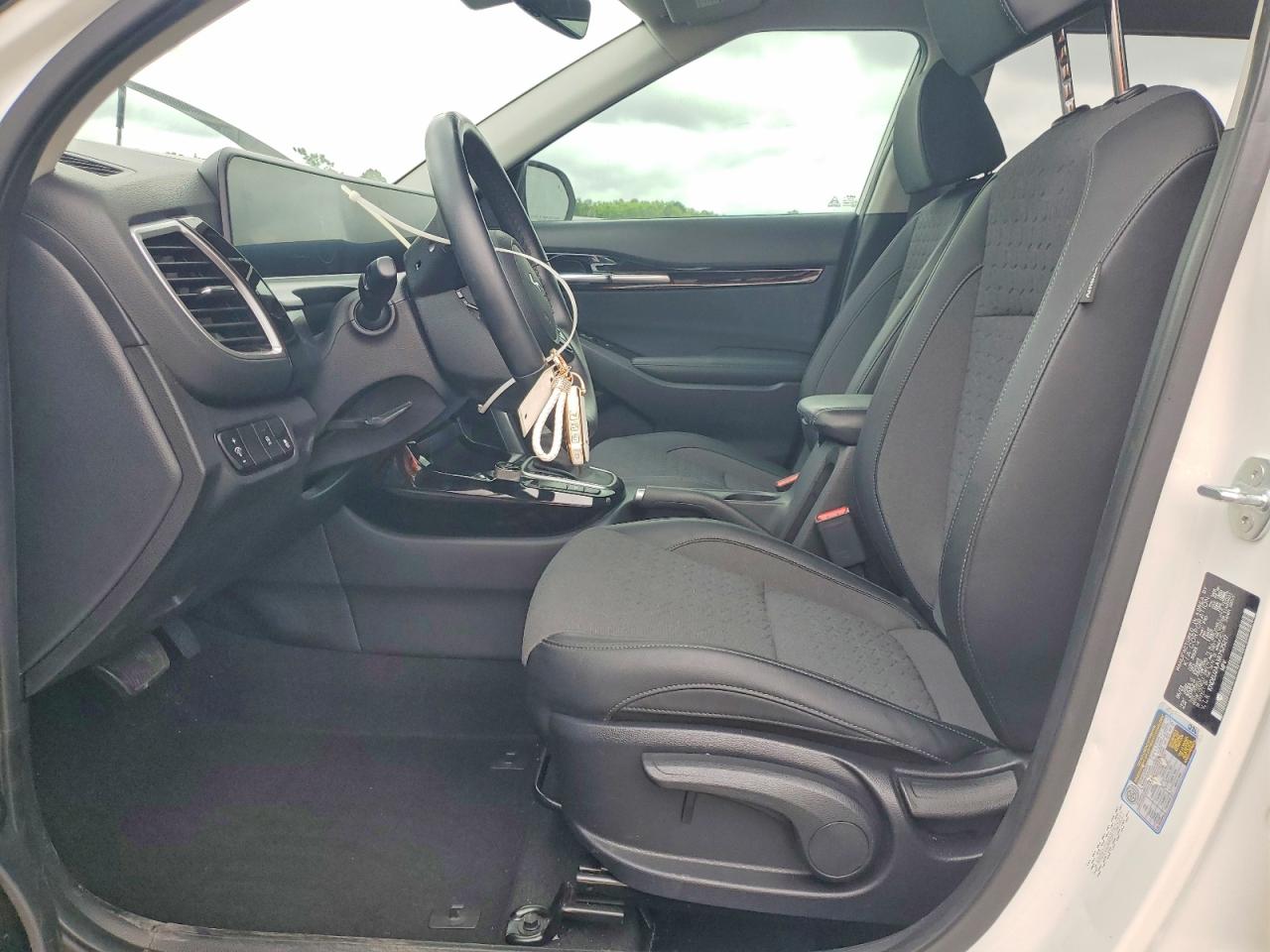2024 KIA SELTOS S, X-Line