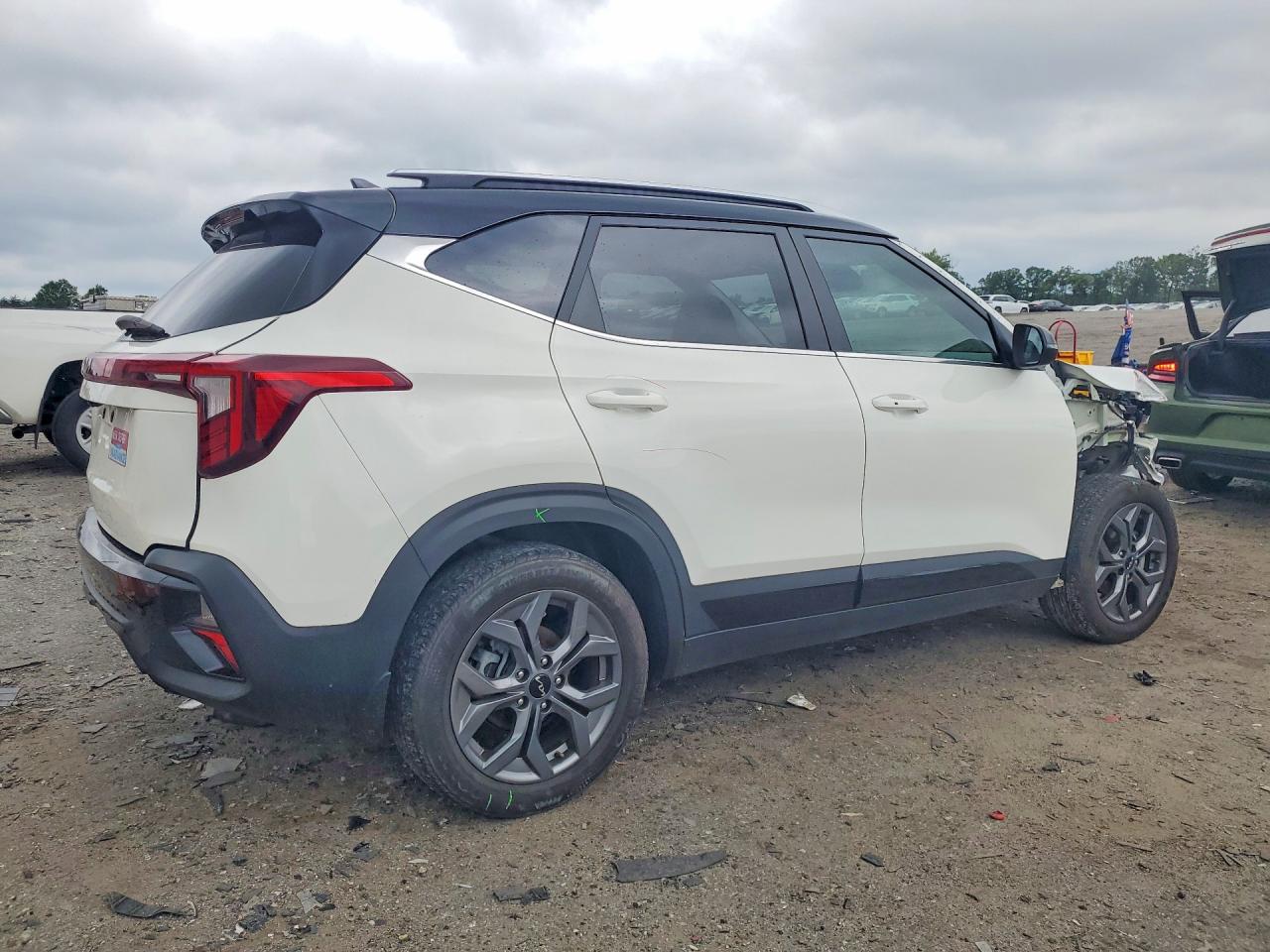2024 KIA SELTOS S, X-Line