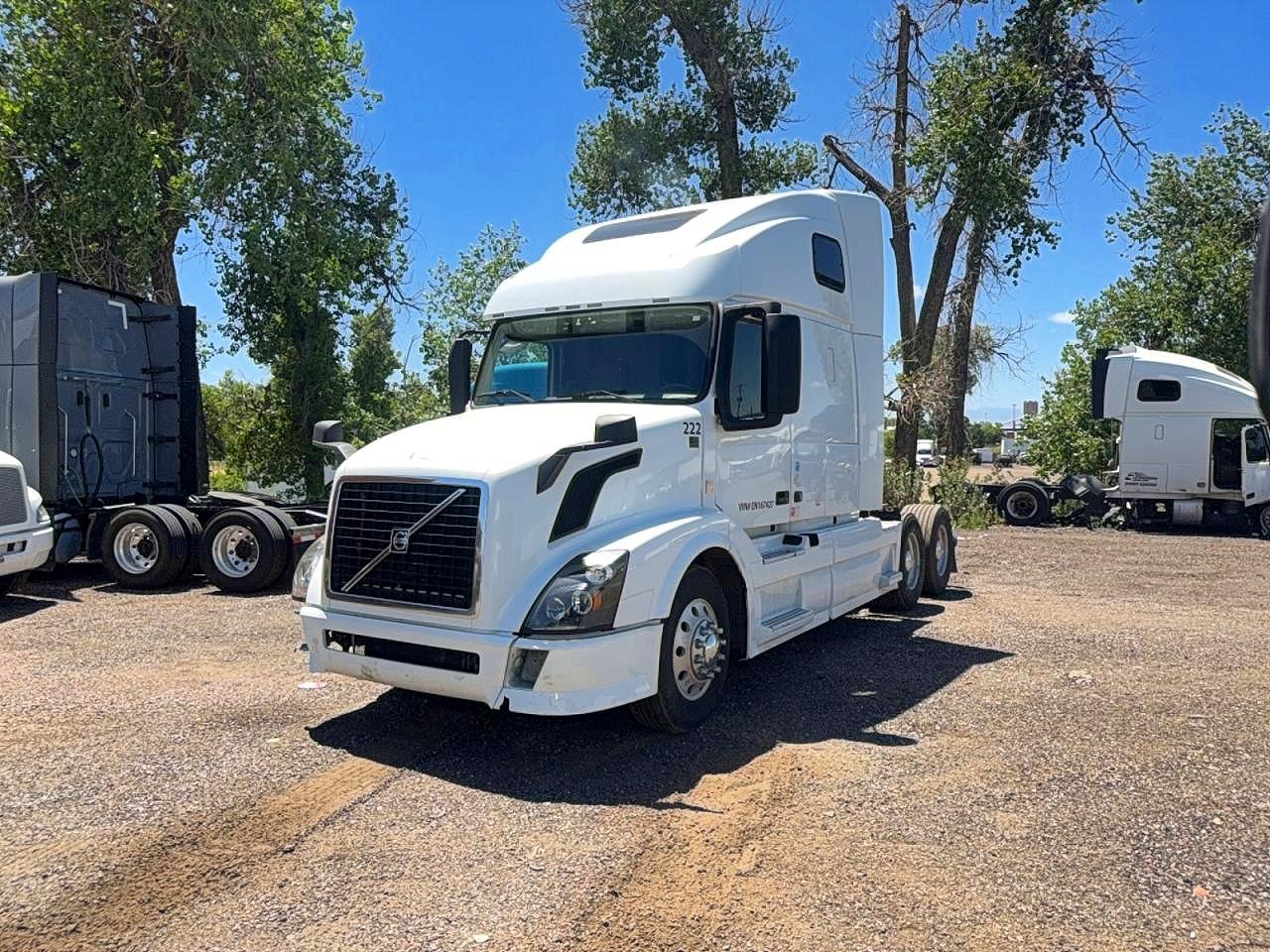 2014 VOLVO VN