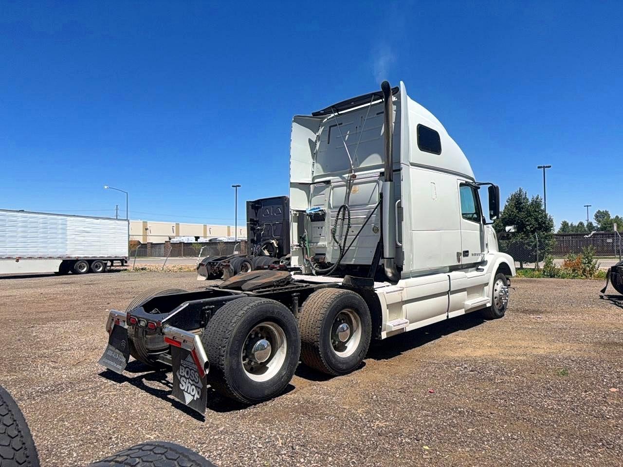 2014 VOLVO VN