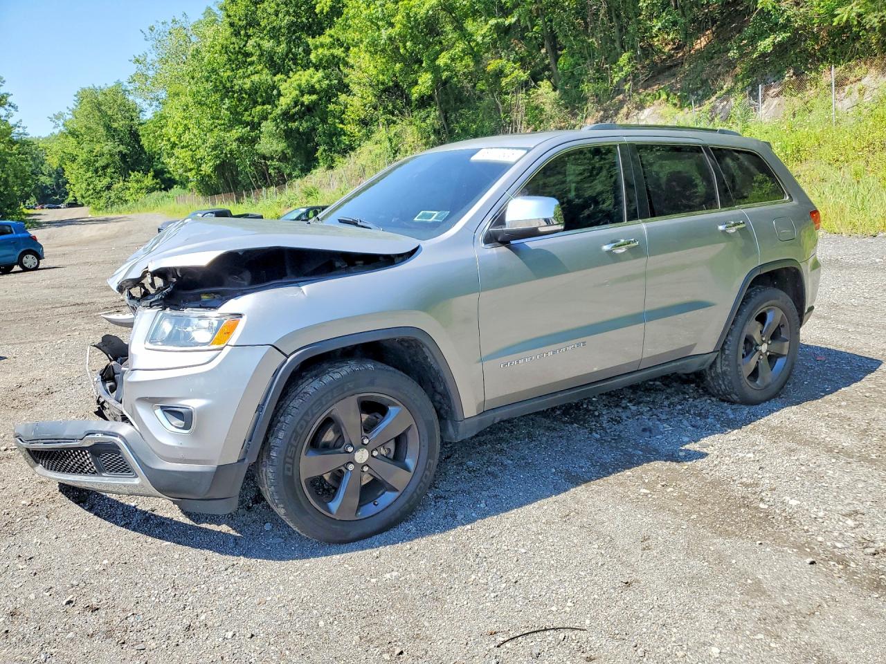 2014 JEEP CHEROKEE Limited — Front 3/4